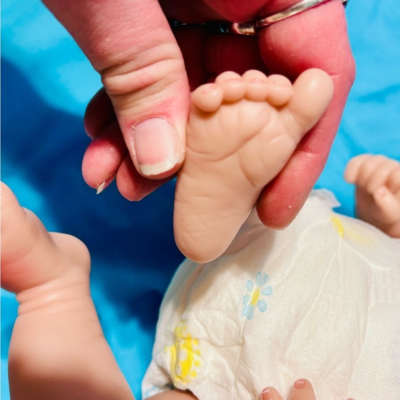 BRAND NEW 18 Inch ‘Reborn’ Baby doll - Picture 9 of 11